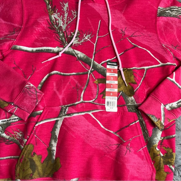 Realtree Hoodie Sweatshirt Womens Small Pink Brown Outdoor Hood Pocket NWT - Picture 2 of 8